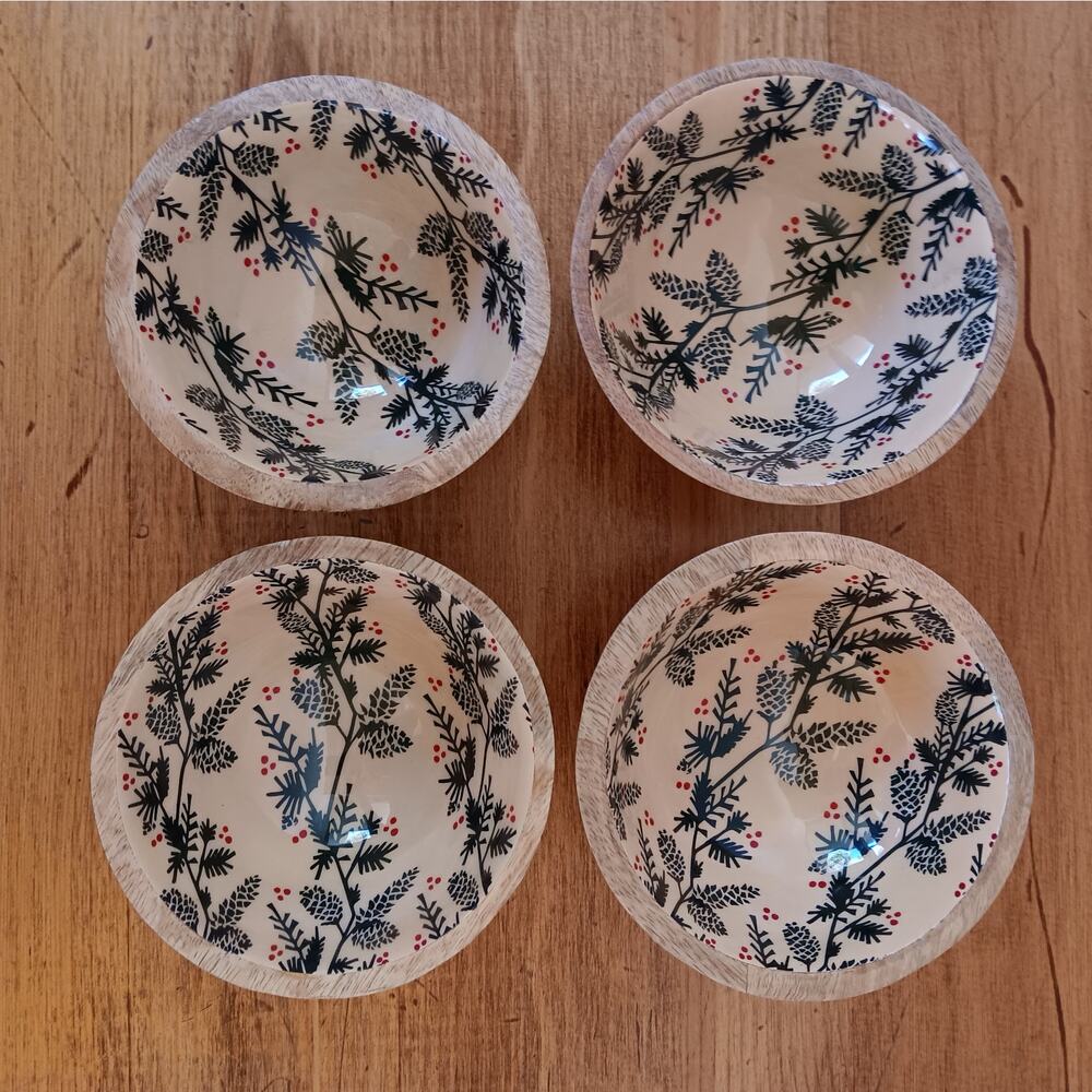 Creative Co-op Pine & Holly Mango Wood Bowl